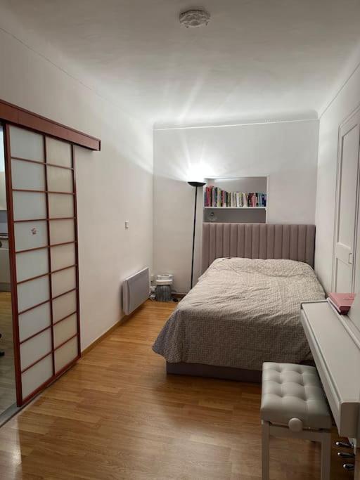 Carre D'or, Centre A * Nizza